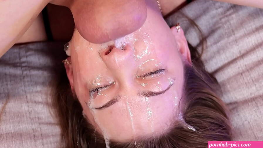 Sexy Babe with Long Hair Loves Face Fucking