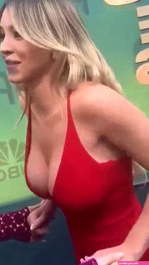 Busty Sydney Sweeney beautiful boobs bouncing by CaptP3 on DeviantArt