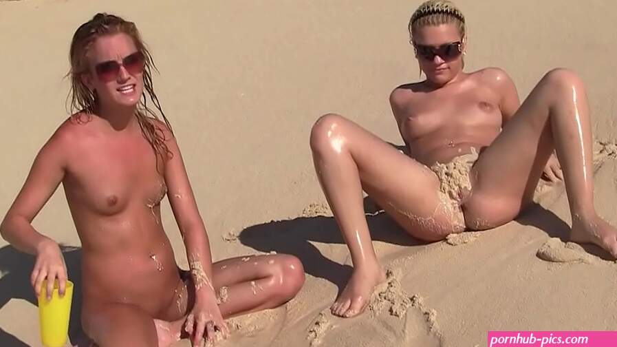 Six Horny Lesbians Go At It On A Public Beach