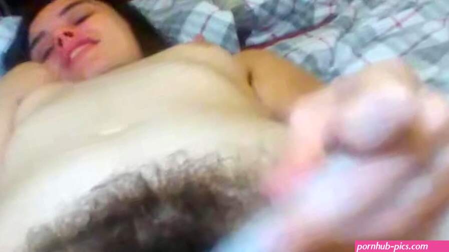 Makeup Brush makes Hairy Pussy Cum! Pinkmoonlust gets Serious with Foreign Object Insertion!
