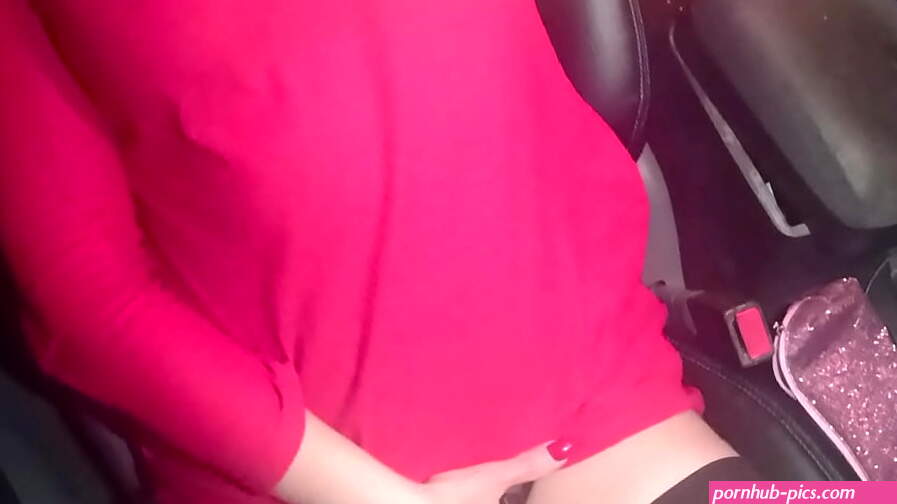 Girl Fingering Pussy In Daddys Car Until He Sees