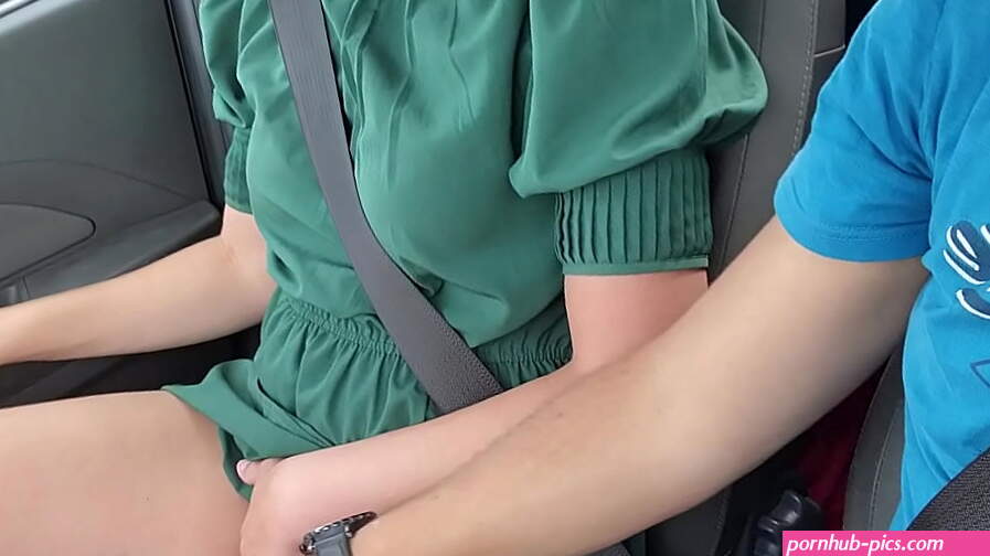 Lol some random Thing blew into the car while i was fingering her pussy while driving