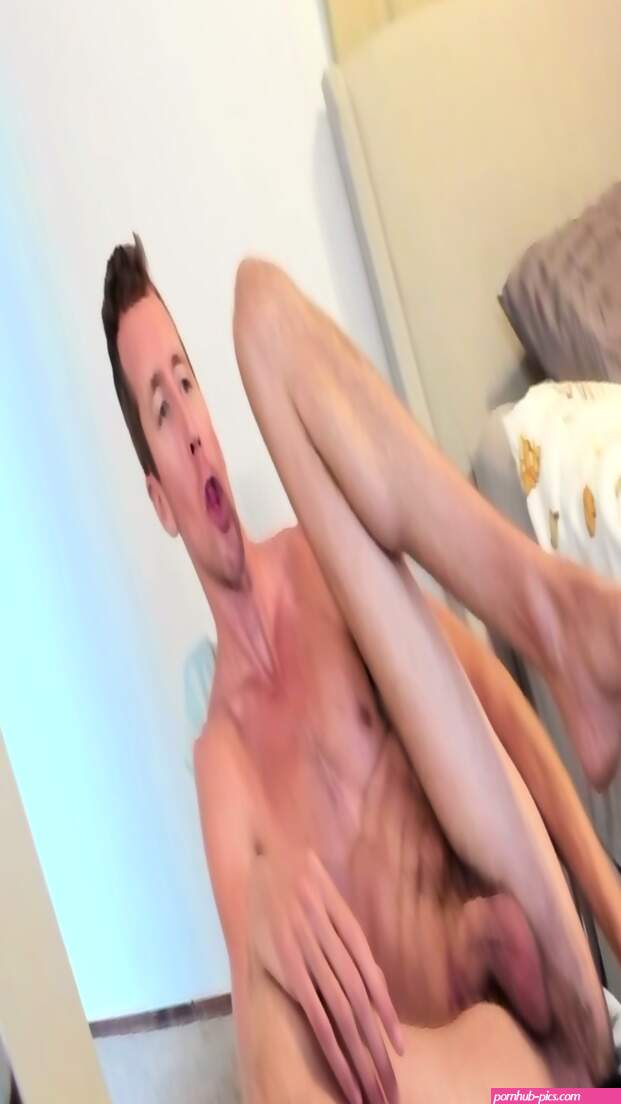 Hot Guy Fucks His Ass With Big Dildo And Cums On His Eye