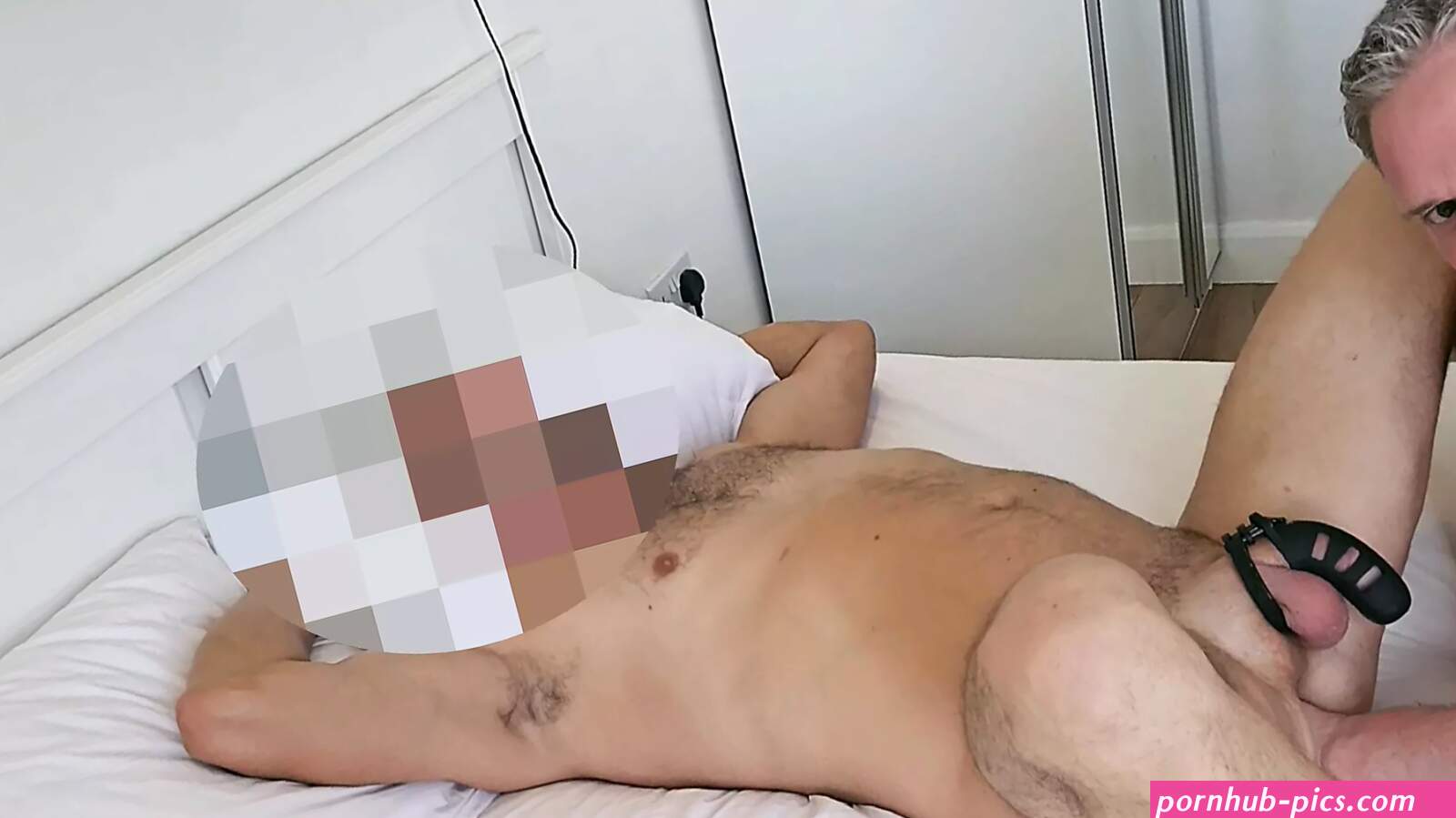 1ste vuistneuken met str8 Tradie Stu