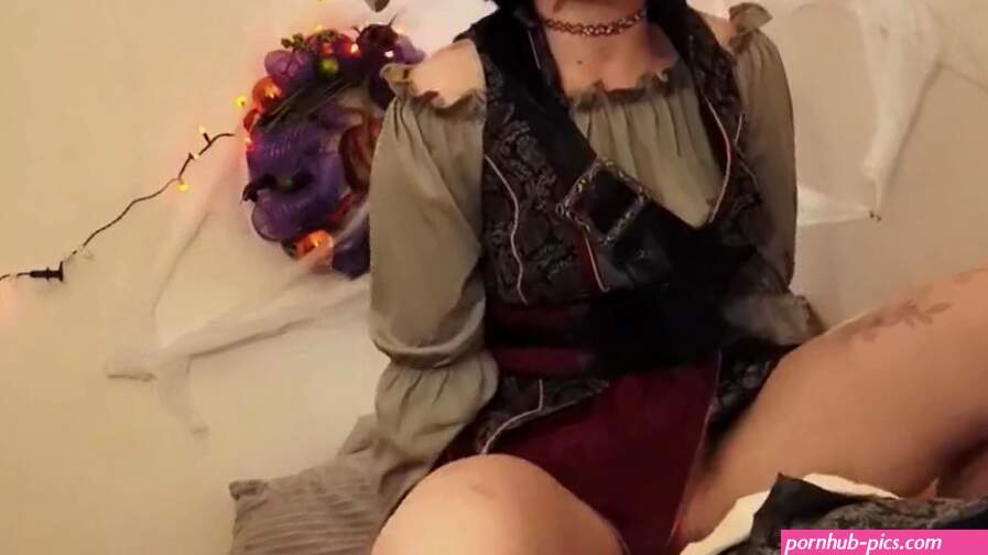 Cute Teen Alt Girl Halloween Creampie