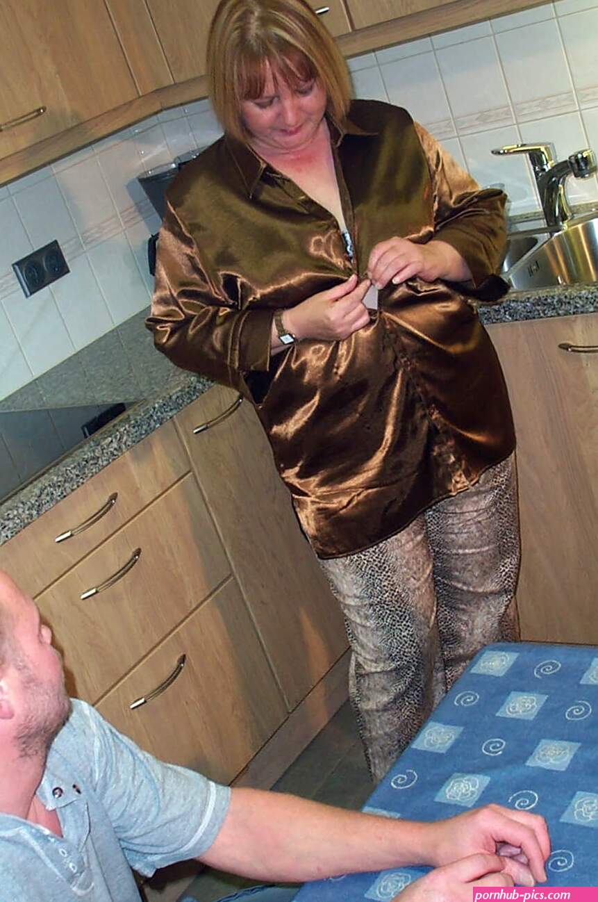 Dutch Ans having sex in the kitchen