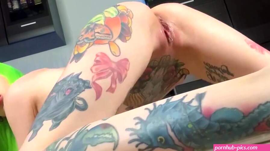 Tattooed teen girl fucks tight pussy on the floor with natural dildo until cum