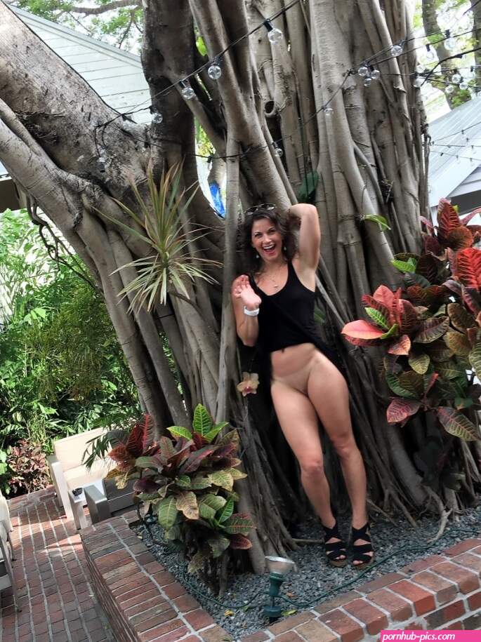Wife flashing pussy in public