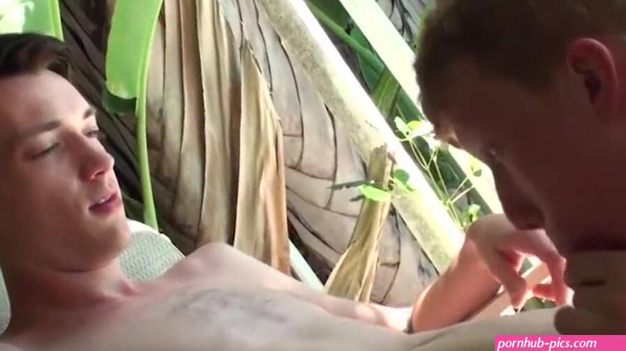 Smooth and athletic boy gets passionate blowjob outdoor