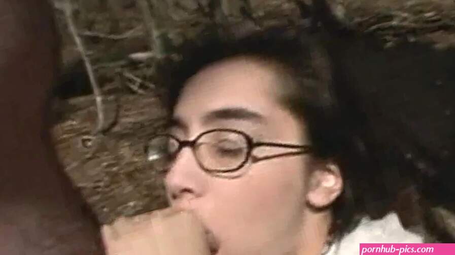Nerdy Brunette Outdoor Blowjob Porn Videos: Free Best XXX-rated Sex Videos 2025