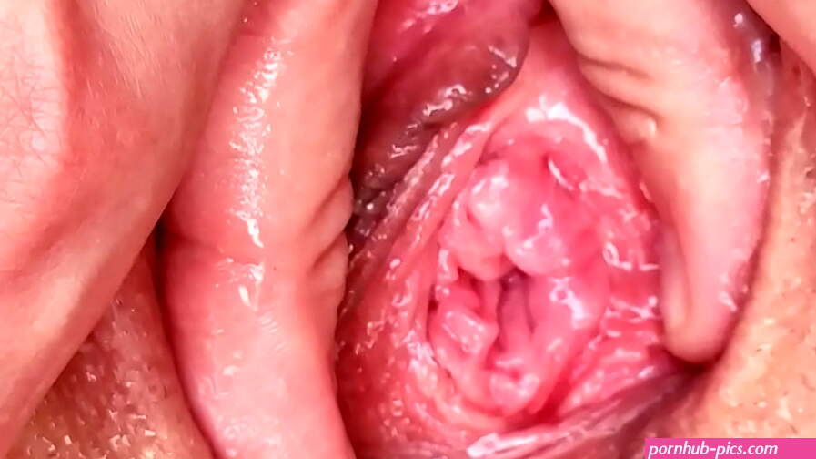 extreme closeup wet pussy inside fisting