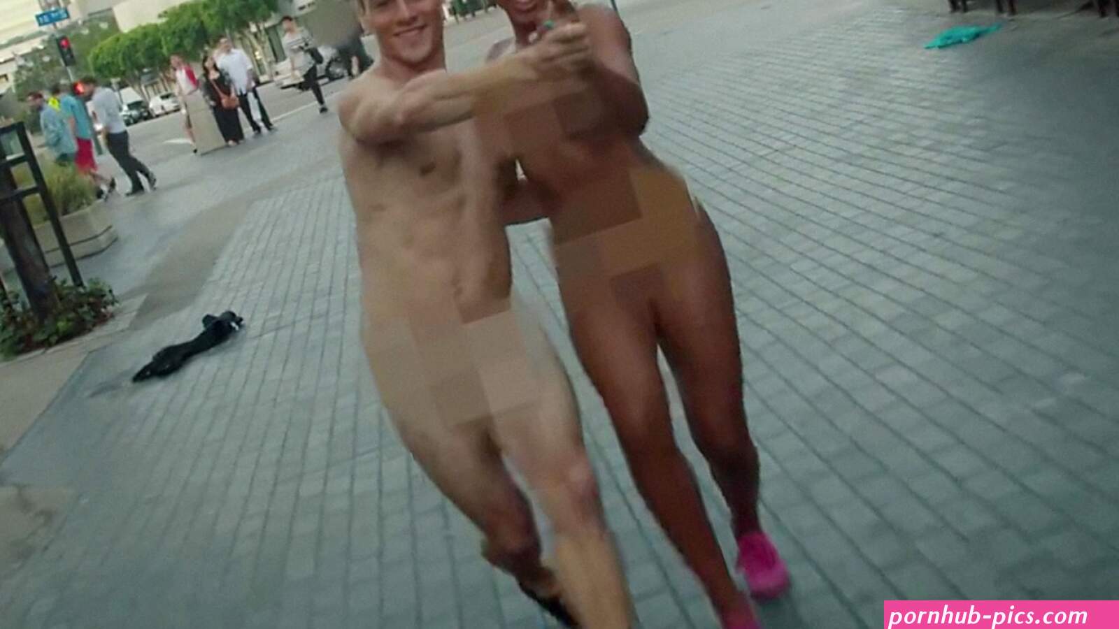 This Oddly Charming Buck Naked Dance Routine Promotes VH1s New Reality Show