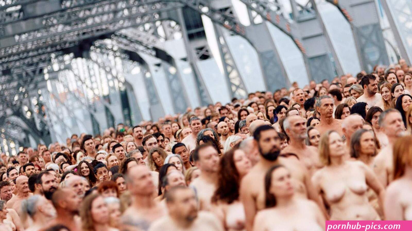 Brisbanes Story Bridge Swapped Traffic for Naked Bodies for Spencer Tunicks Latest Nude Photography Installation