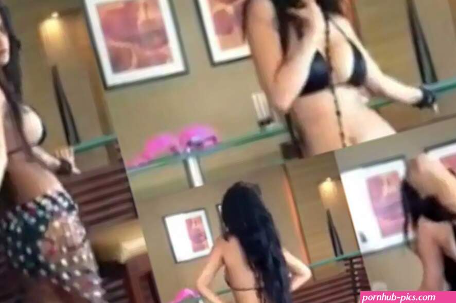 Dirty Dancing: Poonam Pandey cheers for FIFA World Cup 2014 with her raunchy video!