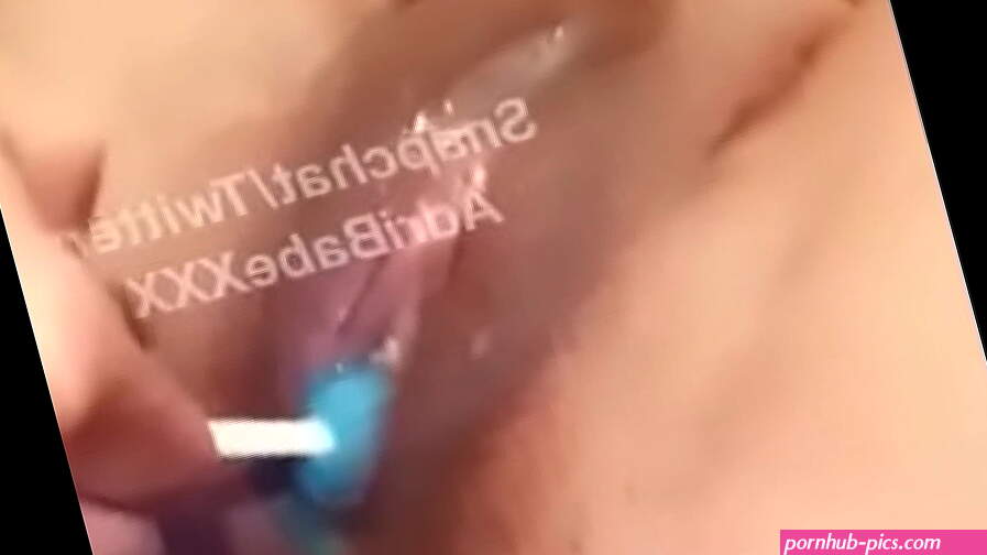 Popsicle in some warm squirting pussy