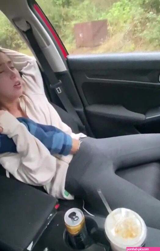 fingering my sexy homegirl in the car