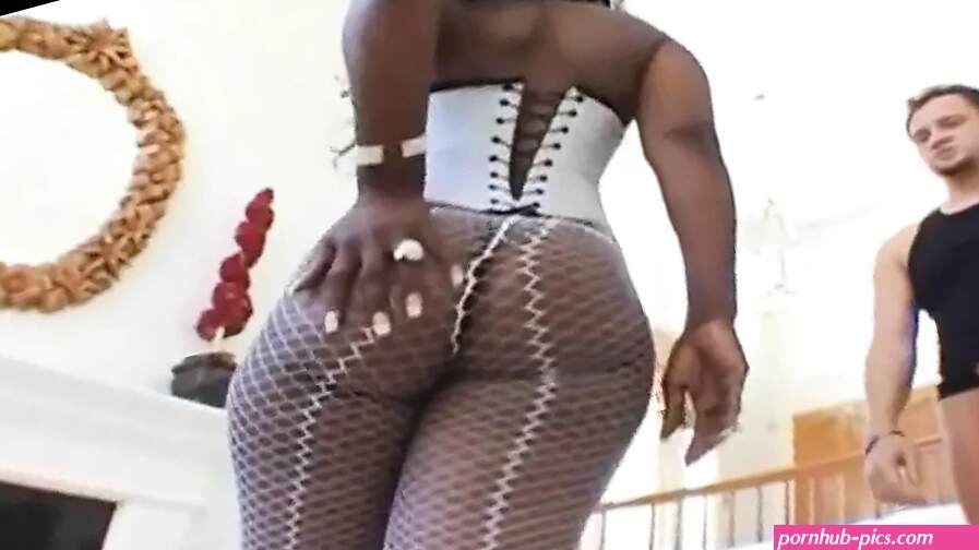 Black and White Dick in Sexy Black Pussy: Blowjob Porn feat. Beauty Dior