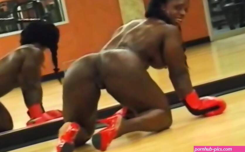 Dayana Cadeau Ebony FBB Squirt Cream Fetish Sexy Muscle Clit Abs Lesbian Quim