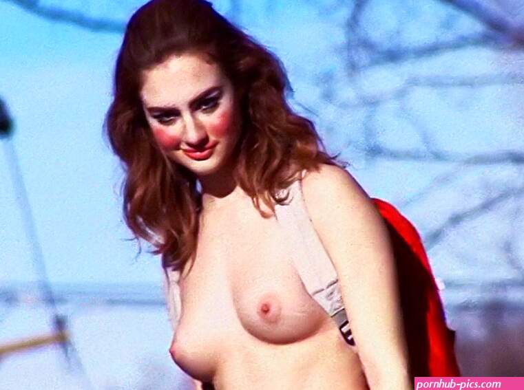 Grace Van Patten Topless In The Meyerowitz Stories