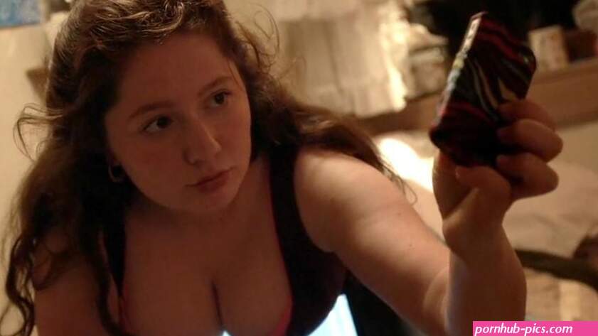 Emma Kenney nude pics page