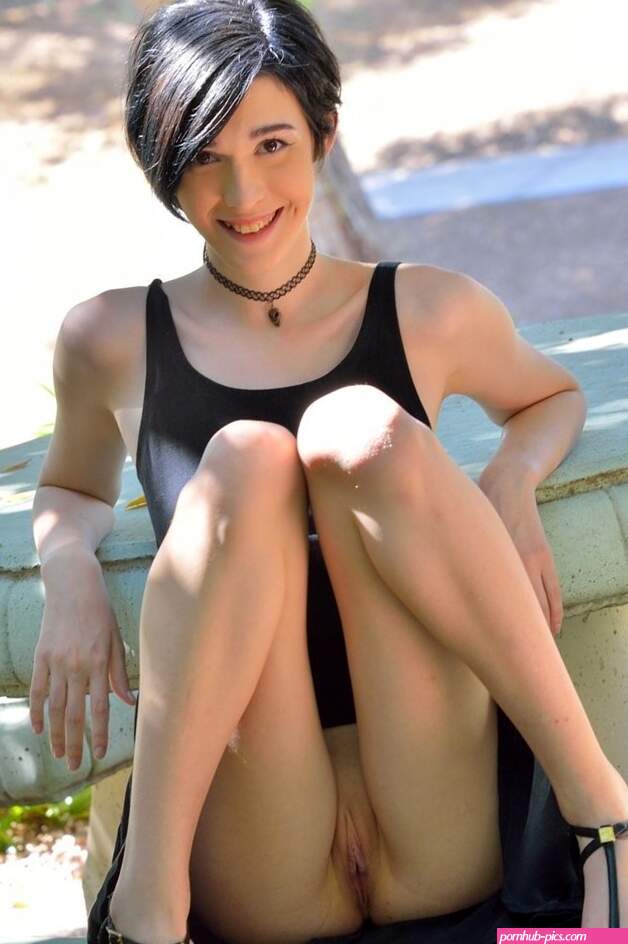 Petite teen inserts vegetables into her wide open pussy in public.. at Free Sex Pics