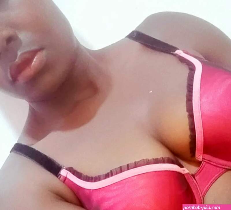 sexysaraxxoo nude on live cam from Stripchat