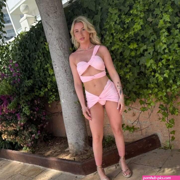 SexySaraxxoo Webcam Model Profile