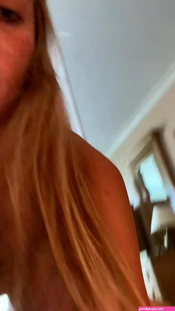Strawberry Shan dildo mirror fuck