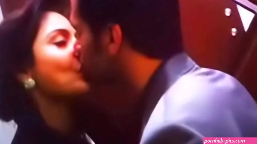 Anushka Sharma All 11 Kissing Scenes Bikini Scenes