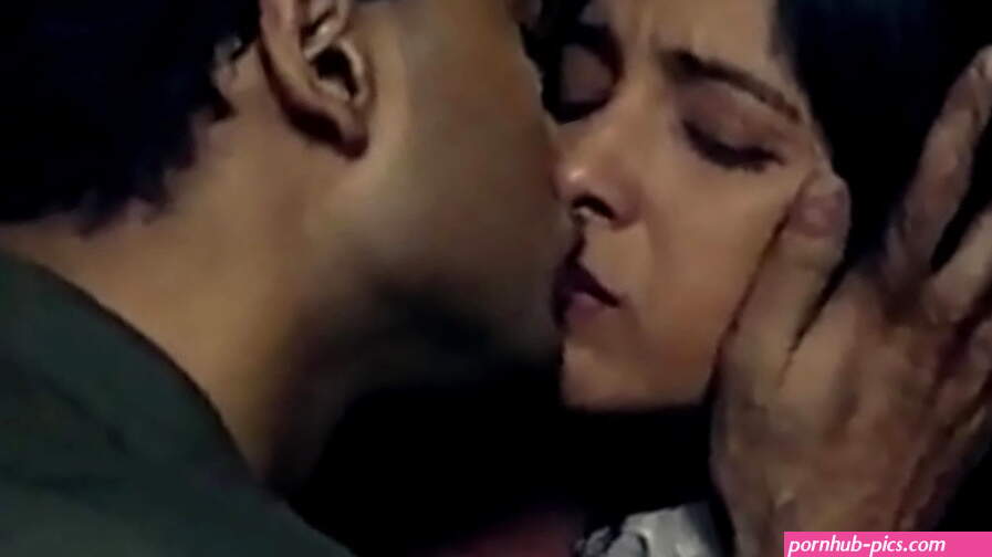 Neena Gupta kiss