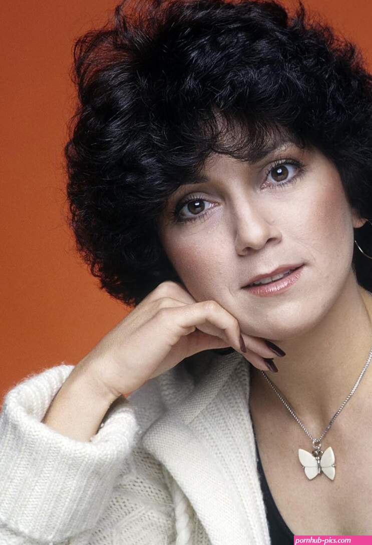 Joyce Dewitt