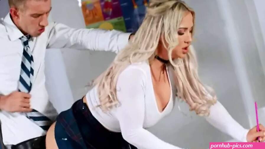 Amber Jade perfecte student