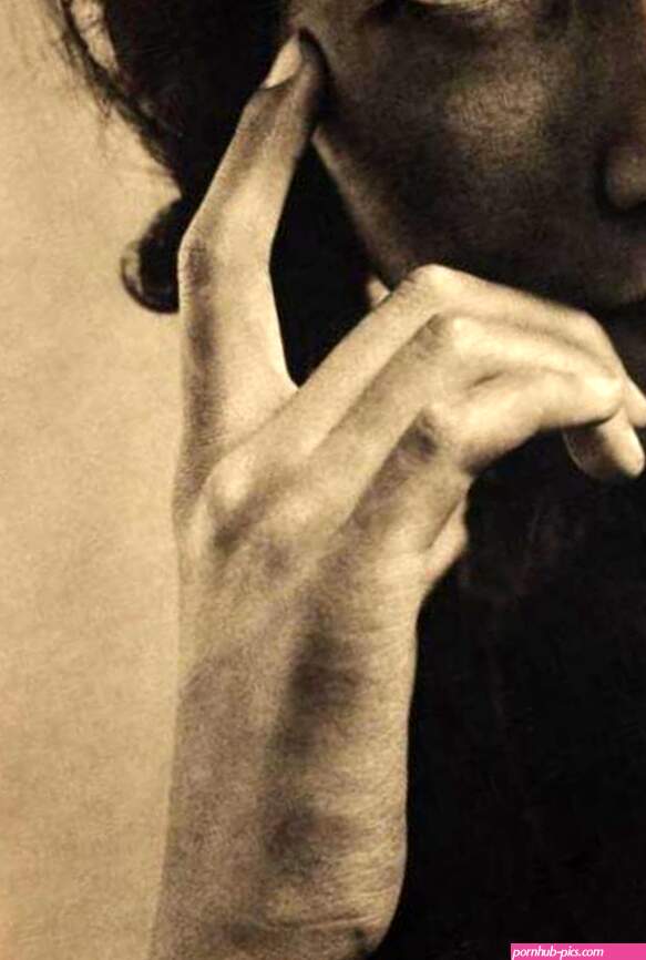 Japanese Vogue in the Photographs of Yasuz Nojima