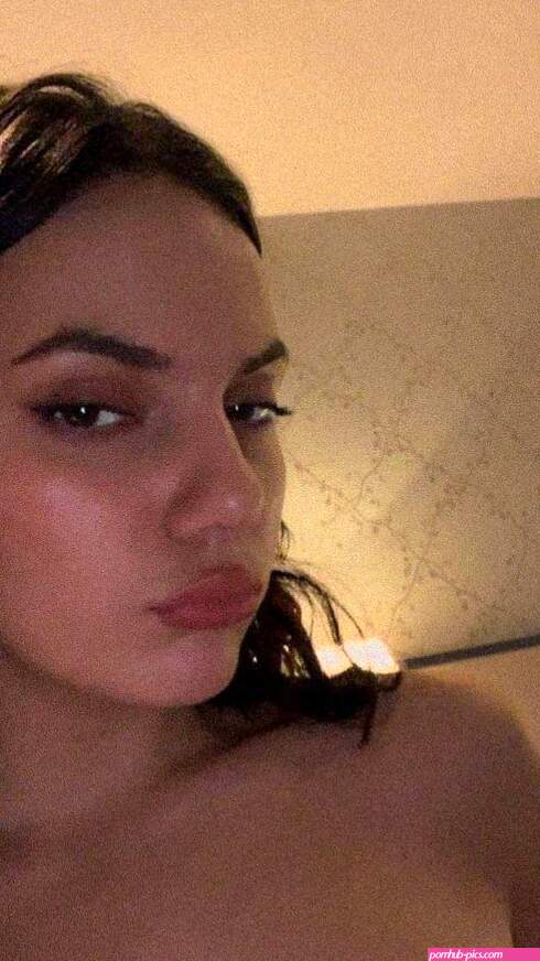 Dafne Keen Sexy