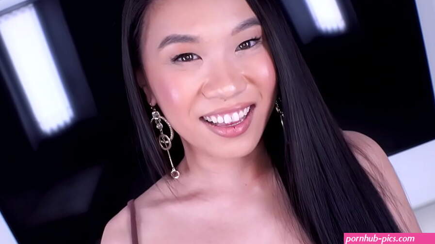 KIMMY KIMM SUCKS COCK GETS FUCKED