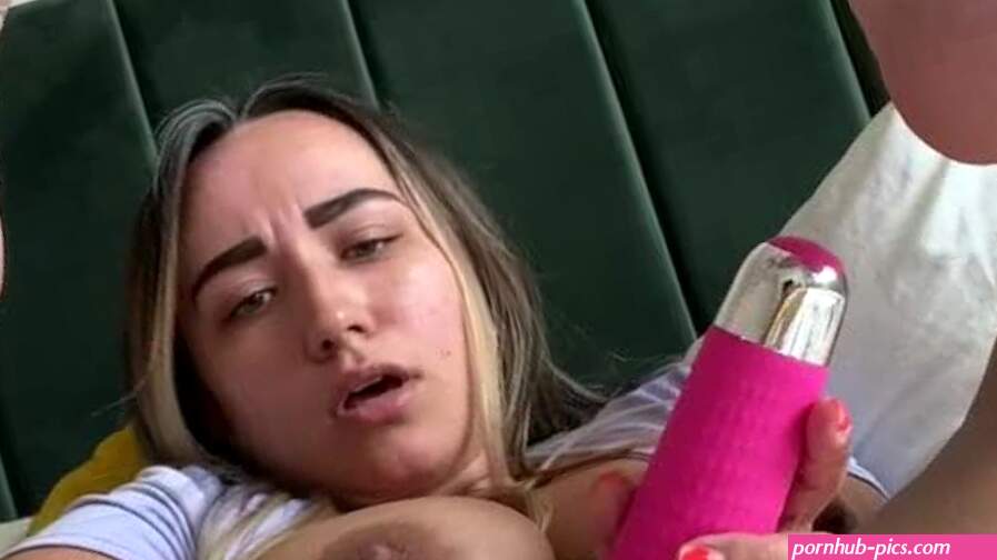Creamy closeup dildo fuck and intense orgasm
