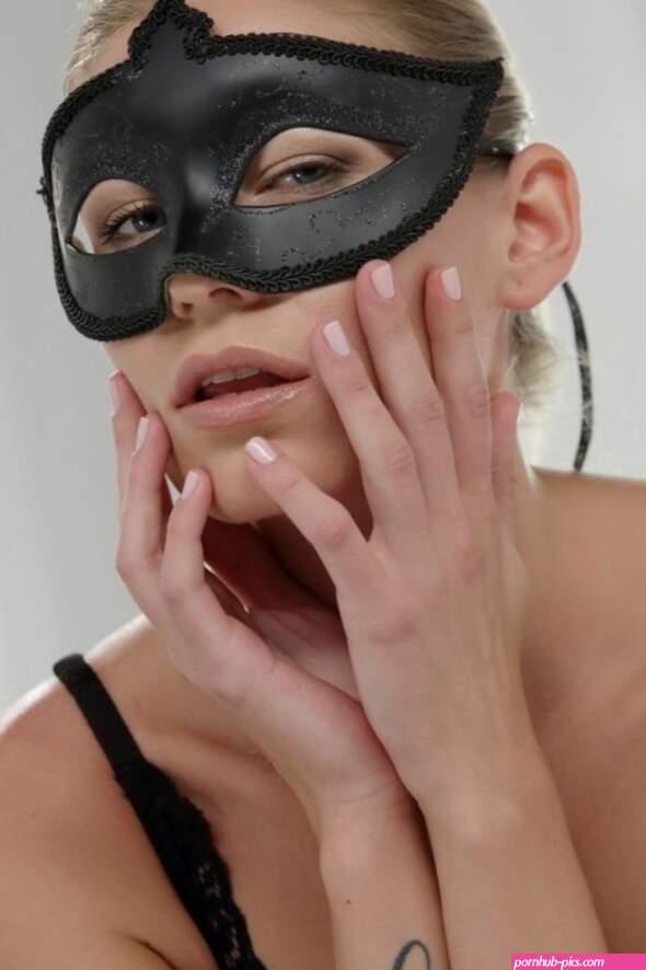 Masked blonde babe getting fucked and sprayed with cum at Brdteengal