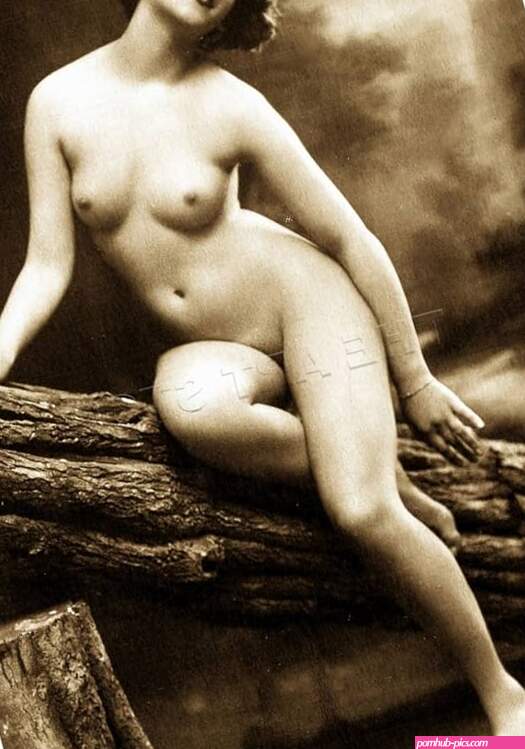 Wee Blue Coo Victorian Nude Risque Erotic Sepia Erotica Vintage Art Wall Art Print : Amazon.co.uk: Home Kitchen