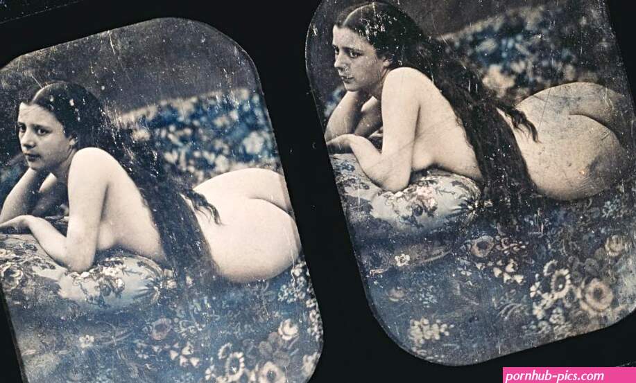Private pleasures: an example of French photographic erotica