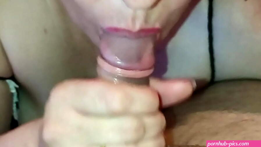 Amateur MILF Housewife Sloppy Blowjob and Cum in Mouth