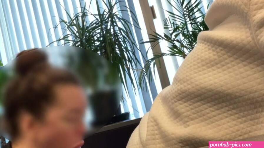 Office blowjob secretary fucks boss for bad performance