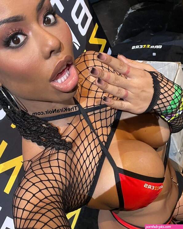 Tout savoir sur Kira Noir actrice X noire spécialiste de lanal