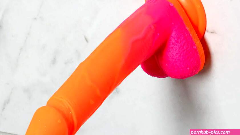 How to Use a Suction Cup Dildo