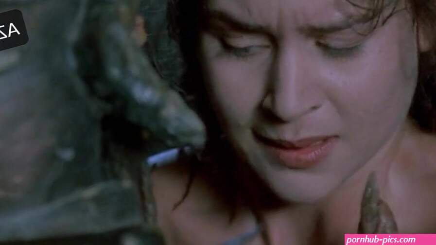 Embeth Davidtz Sexy nude scenes in Army Of Darkness