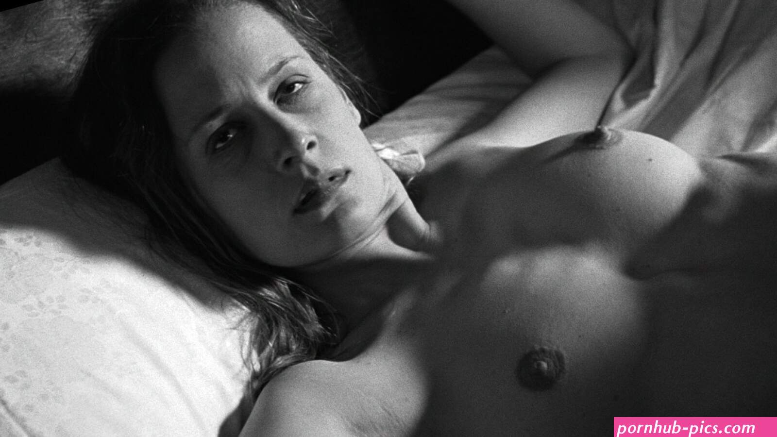 Embeth davidtz naked