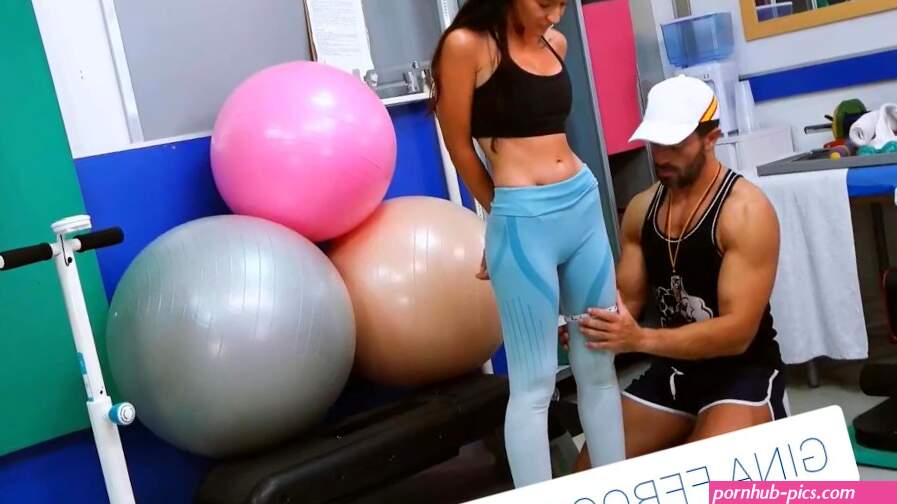 My personal trainer fucks me very hard and hot in the gym and I receive his cum inside mouth