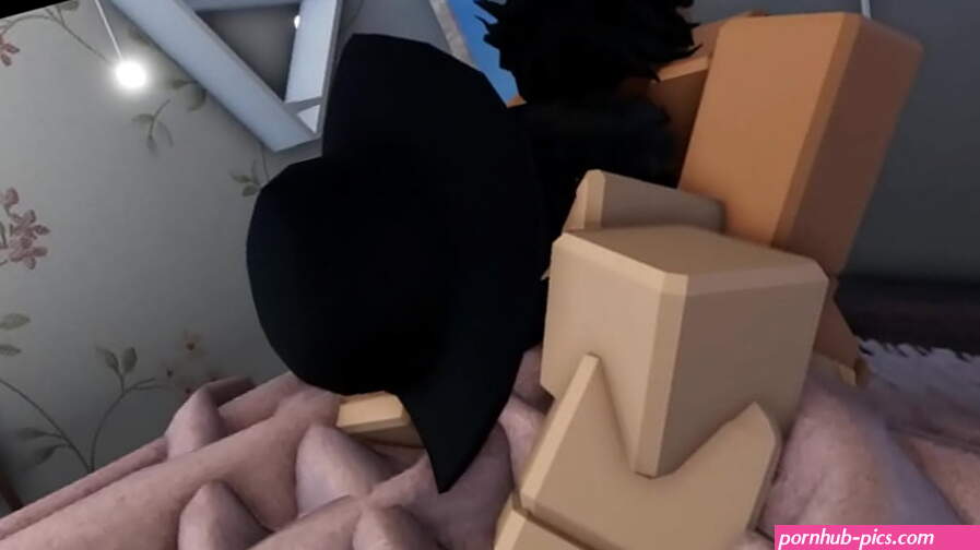 ROBLOX slut gets fucked in bedroom