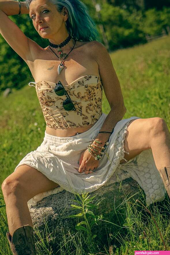 Country MILF MilfCountry Posts X