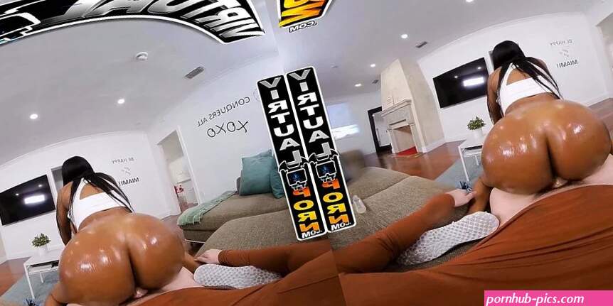 Lia VR met Grote Billen Porno Video