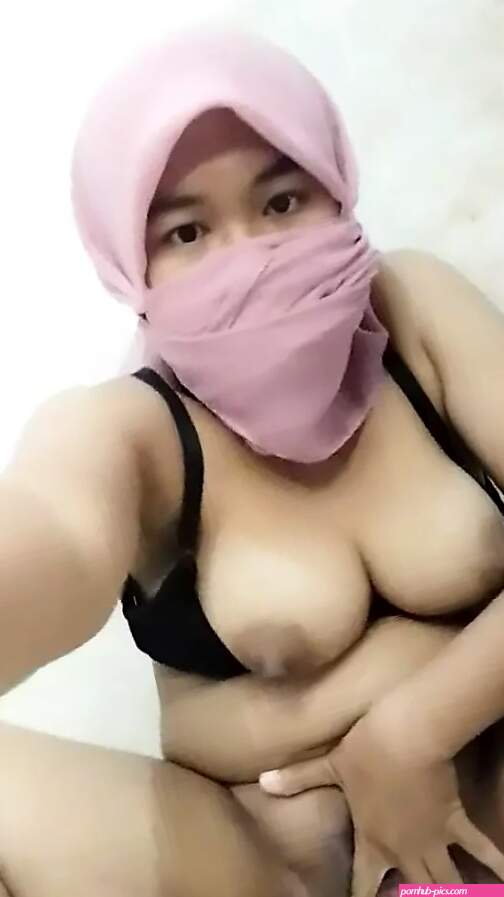 Bocil Jilbab Colmek Porn Videos: Free 720p HD XXX-rated Sex Videos 2026